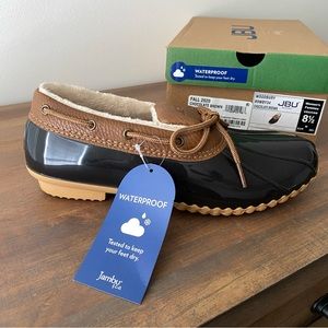(NEW) JBU waterproof and fur lined duck shoe! Size 8.5